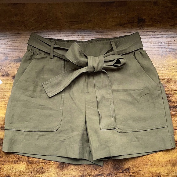 Olive Green paper bag shorts! Unworn. - Picture 1 of 2